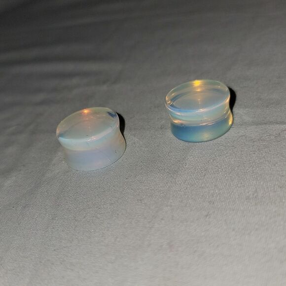 ½ plugs  - Picture 2 of 3